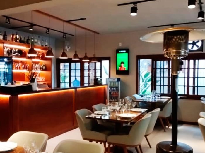 Tela smart.Mooh em café bistrô