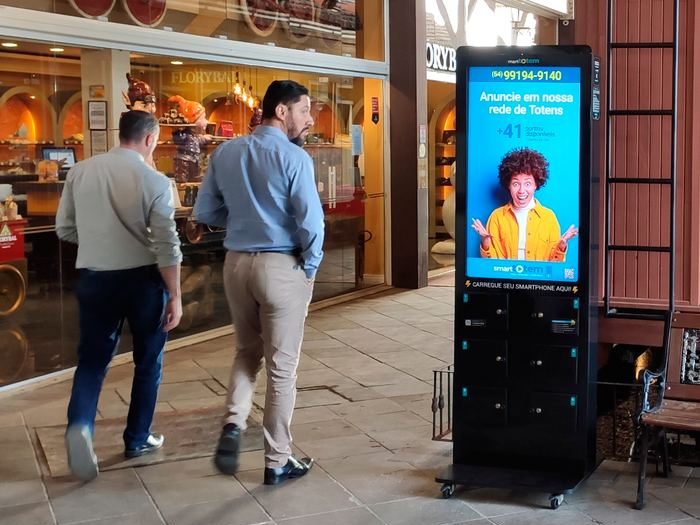 Totem smart.Mooh em galeria comercial